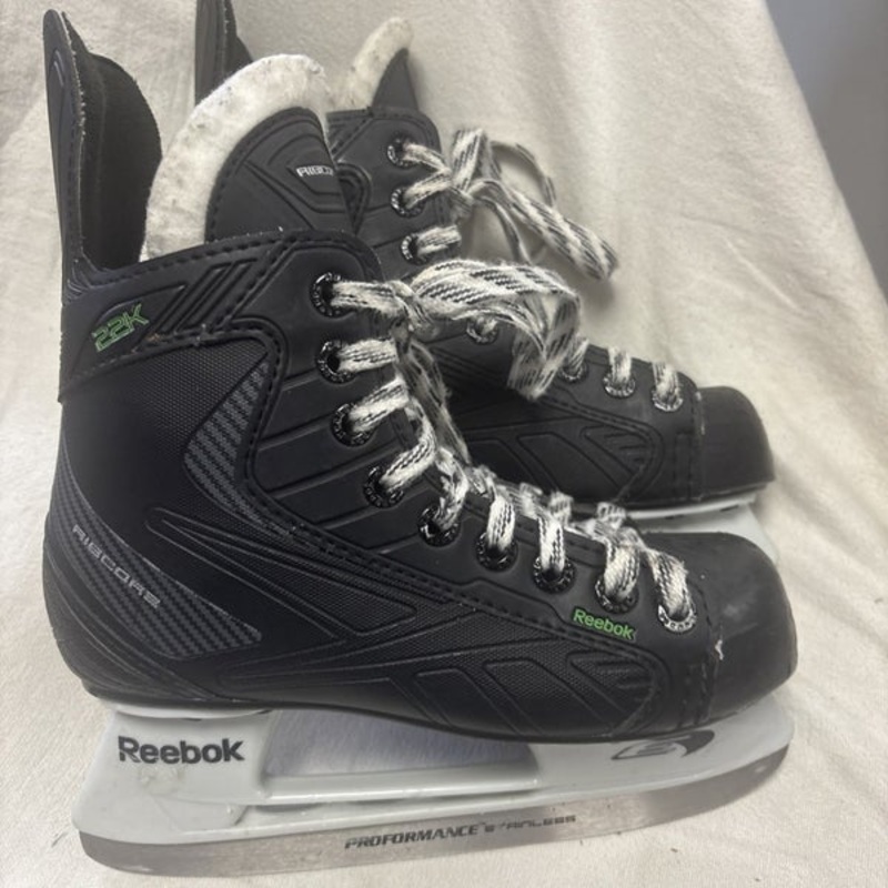 Junior Size 2 Reebok RIBCORE 22K Ice Hockey Skates