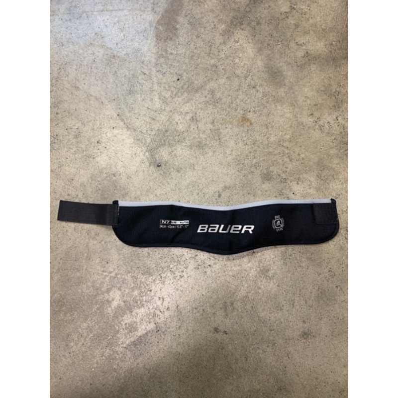 Bauer neck guard. Xl 13-17