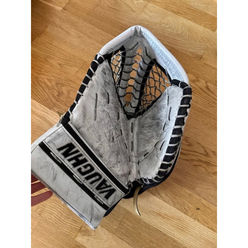 Vaughn V9 Glove – Pro Return