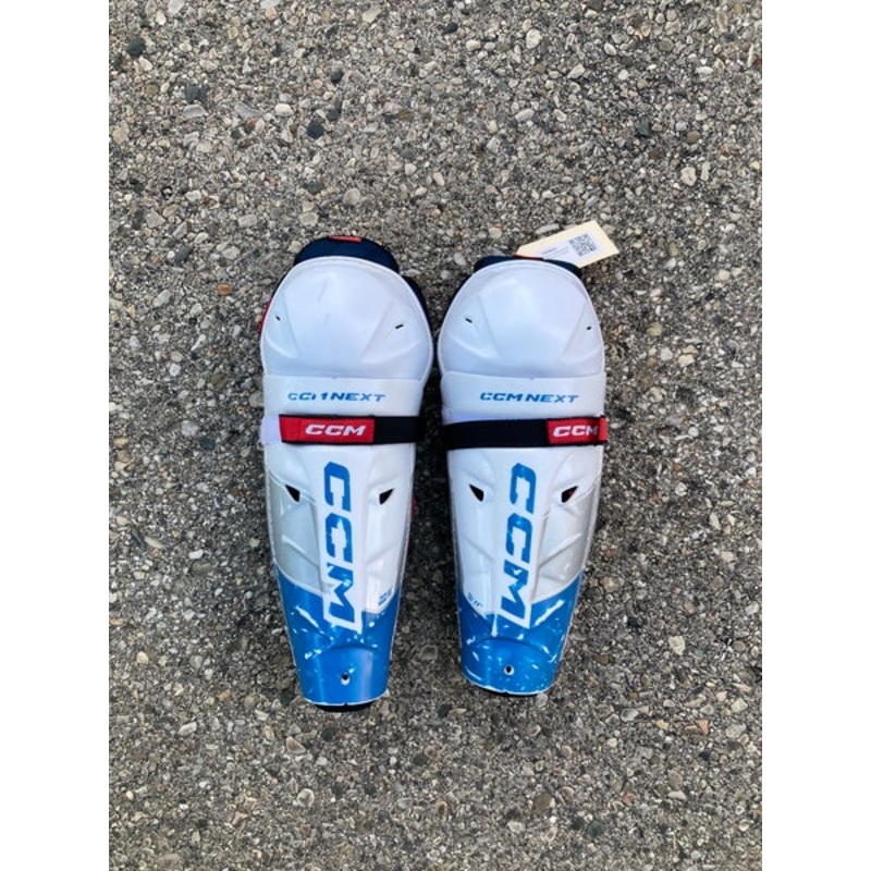 11 CCM Next Shin Pads
