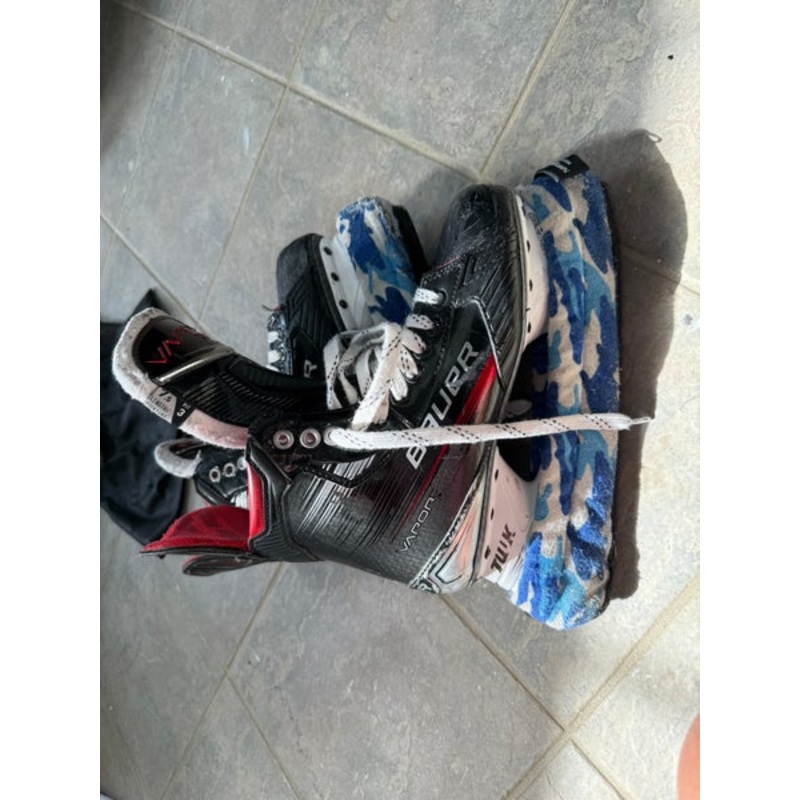 Bauer Hockey Skates Wide Width 7.5 (Used)