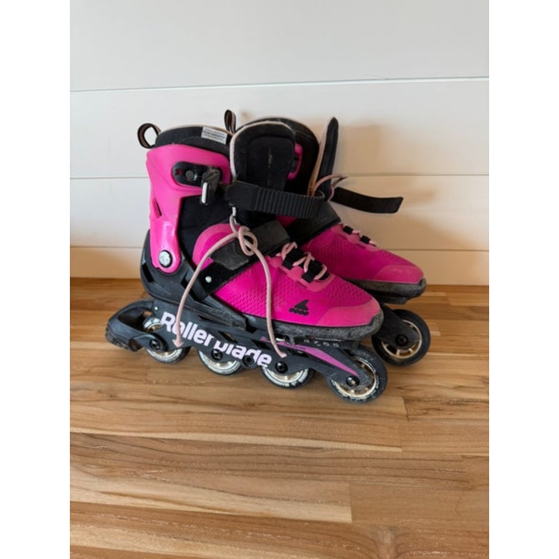 Used GOGO Pink Rollerblades