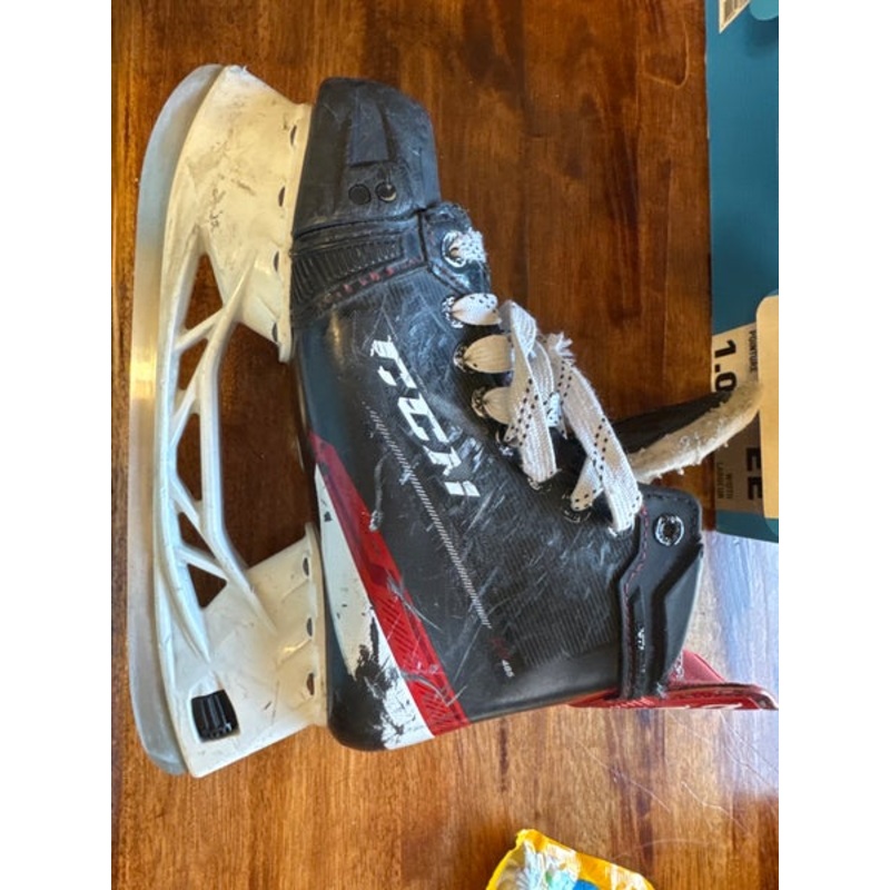 2021 CCM JetSpeed FT485 Hockey Skates Wide Width Size 5 (Used)